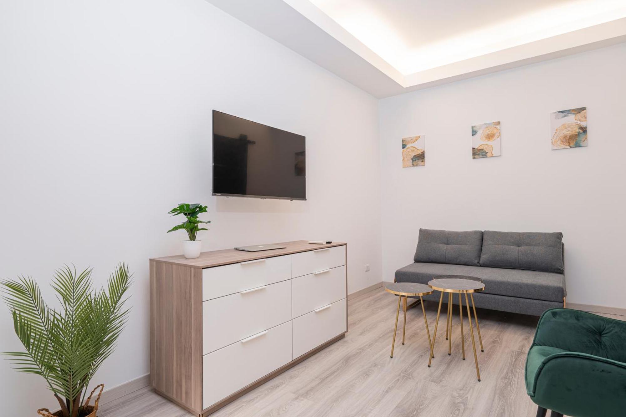 Piazza Cavour 90 Apartment *